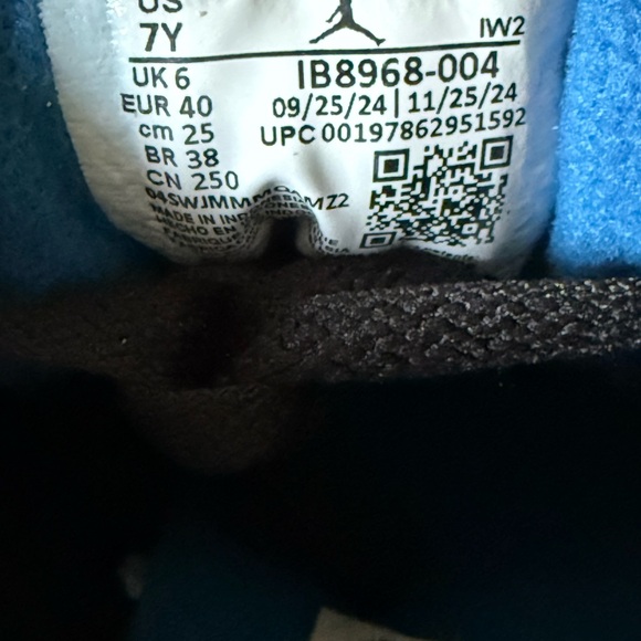 Nike Air Jordan 3 Retro GS Rare Air Black Blue Red IB8968-004 Kid's 7Y Women 8.5 - Picture 9 of 9